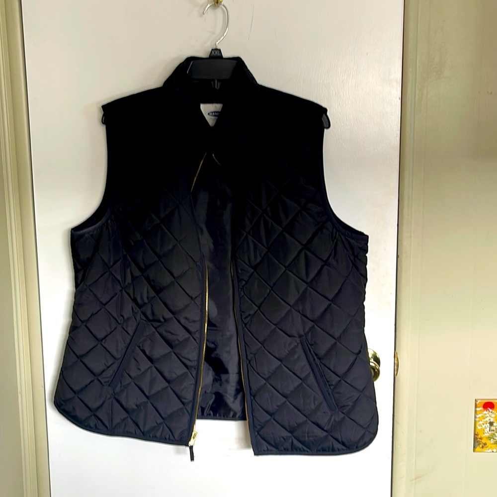 Puffer vest, brand new never worn